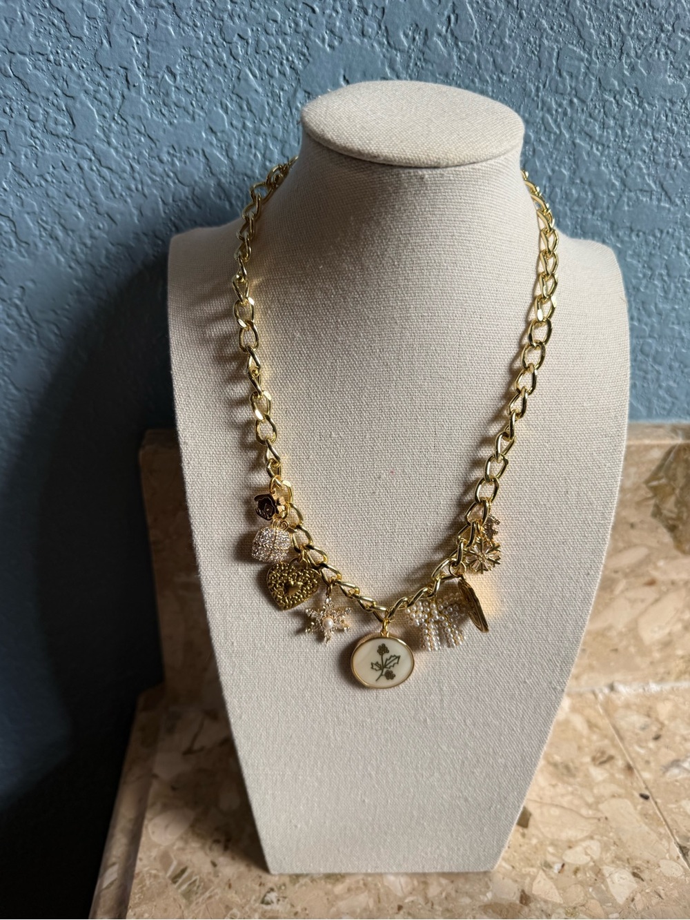 Lucky Lasso Charms & Cheer Christmas Mystery Box Charm Necklace